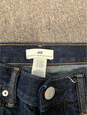 H&M Relaxed Fit Dark Blue Denim Jeans Size 32/32